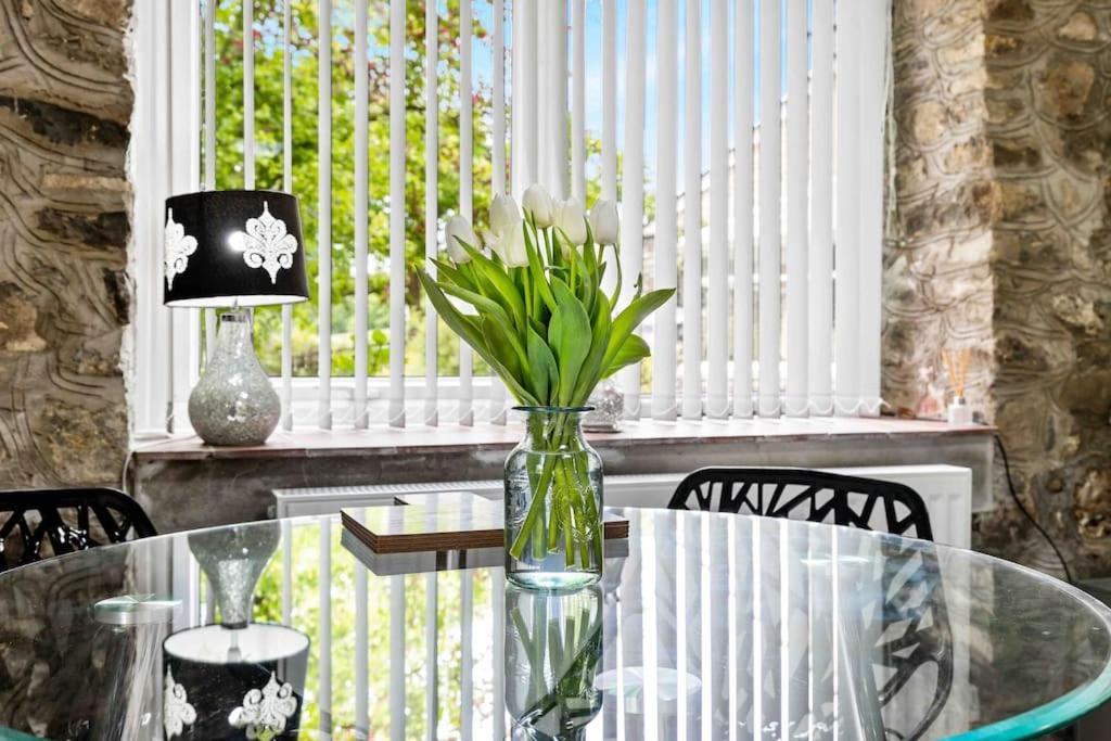 Beautiful Renovated Former Coach House Llandeilo Luaran gambar