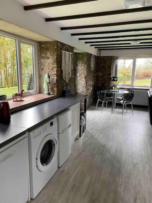 Beautiful Renovated Former Coach House Llandeilo Luaran gambar